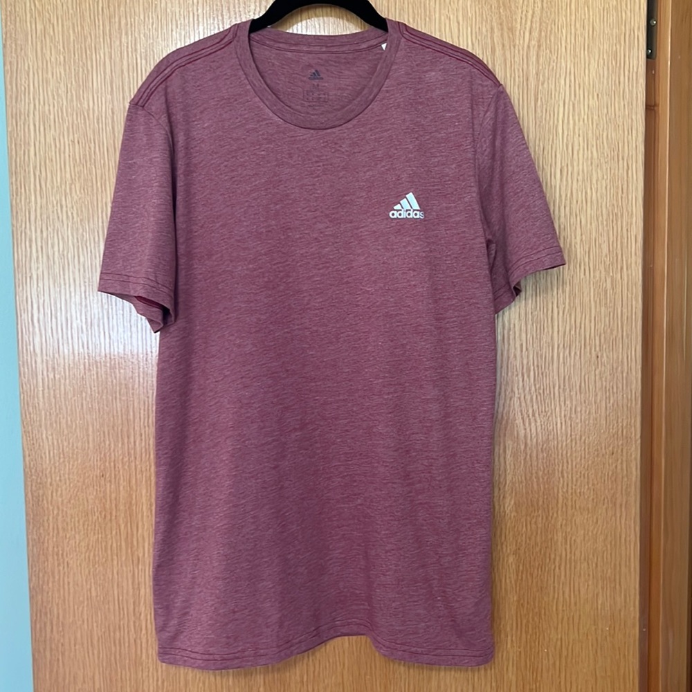Mens Adidas t-shirt size medium